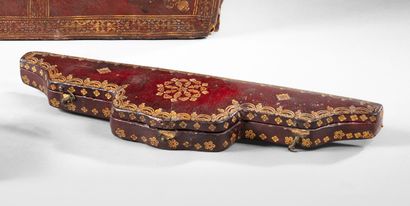 Étui de balance en cuir rouge doré au petit...