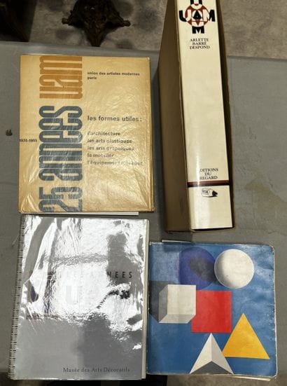 [BAUHAUS. UAM]
Set of 4 books, including:
-...