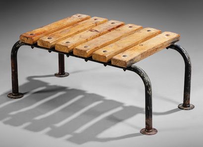 FRENCH WORK
Footrest with solid wood slats...