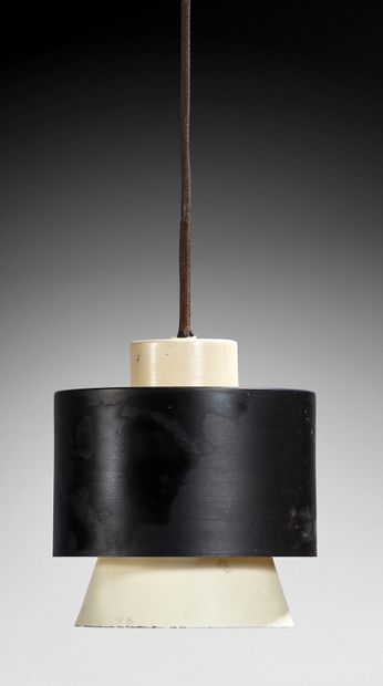 CONTEMPORARY WORK
Single-light pendant in...
