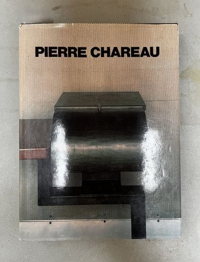 [CHAREAU Pierre. CASTIGLIONI Achille]
- VELLAY...