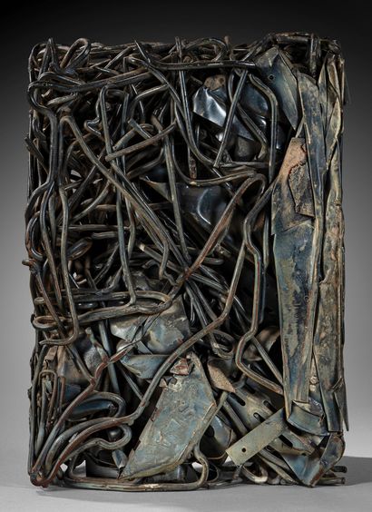 CESAR, based on
Compression
Metal
H. 59 cm...