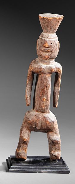 Mumuye-style statue, Nigeria
Wood
H. 37 ...