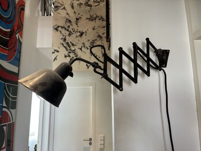 CONTEMPORARY WORK
Single-light workshop lamp...