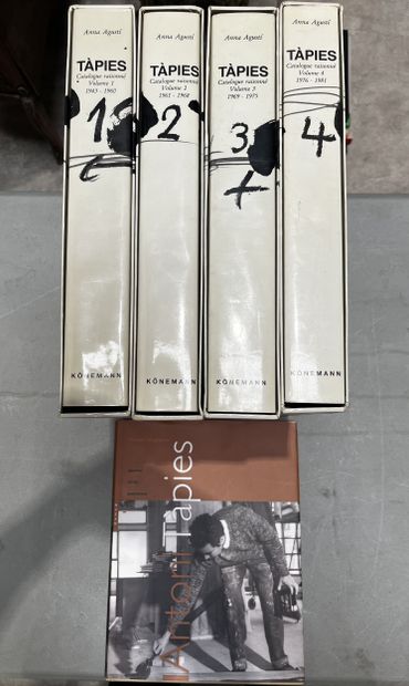 [TAPIES Antoni]
Set of 5 works on Antoni...