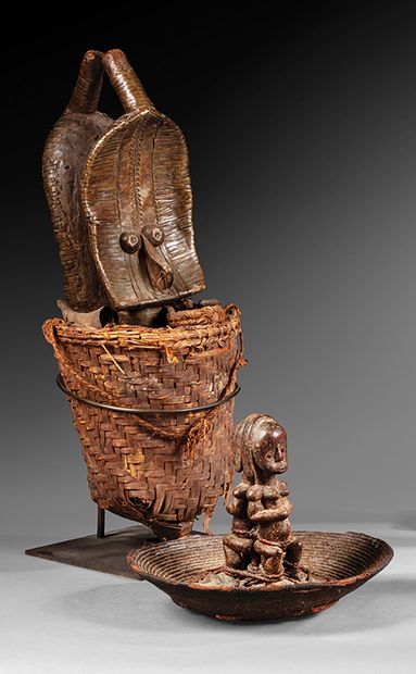 Set of two Mahongwe and Fang style reliquary...