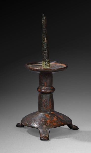 Tripod bronze pique-cierge, cylindrical stem...