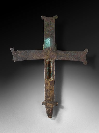 Rare reliquary crucifix in chased and engraved...
