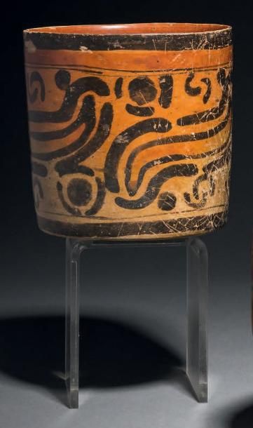VASE POLYCHROME Culture Maya, Petén, Guatemala...