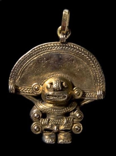 PENDENTIF EN OR REPRÉSENTANT UN CHAMAN Culture...