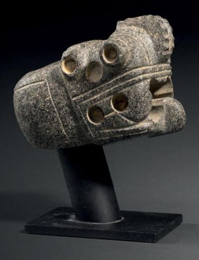 CASSE-TÊTE ZOOMORPHE RITUEL Culture Guanacaste,...