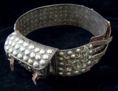 CEINTURE DE PARADE avec poche à feuilles...