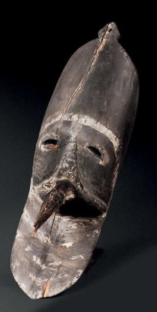 MASQUE SÉPIK, Nouvelle Guinée Bois à patine...