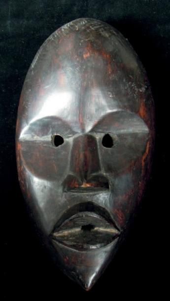MASQUE DAN, Côte d'Ivoire Bois dur à patine...
