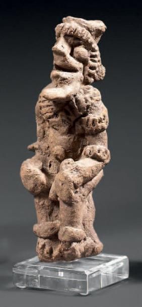 STATUETTE EN TERRE-CUITE, Komaland, Nord-Est...