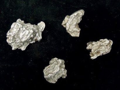 QUATRE PETITES MÉTÉORITES 2,5 et 4,3 cm