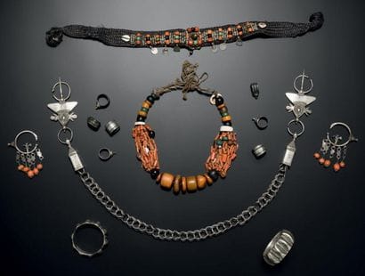 ENSEMBLE DE SIX BIJOUX Draoua du Fezzaouata,...