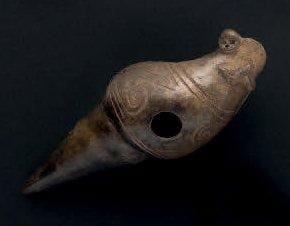 OCARINA Rare ocarina en céramique à engobe...