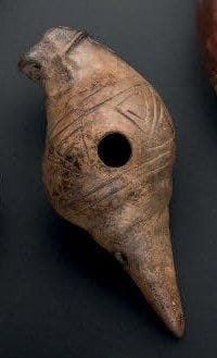 OCARINA Sifflet funéraire en forme d'escargot...