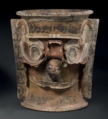 GRANDE URNE FUNÉRAIRE Culture Maya, département...