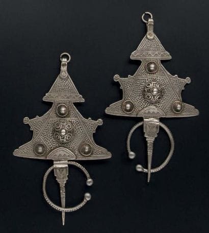 RARE PAIRE DE FIBULES Foum-Zguid (Alougoum)...