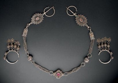 PARURE PECTORALE ET BOUCLES D'OREILLE Aït...