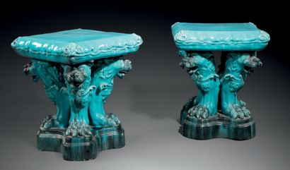 PAIRE DE TABOURETS DE JARDIN en céramique...