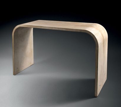 ROSE ADLER (1890 - 1959)

CONSOLE en chêne...