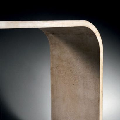 ROSE ADLER (1890 - 1959)

CONSOLE en chêne...