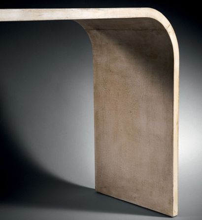ROSE ADLER (1890 - 1959)

CONSOLE en chêne...