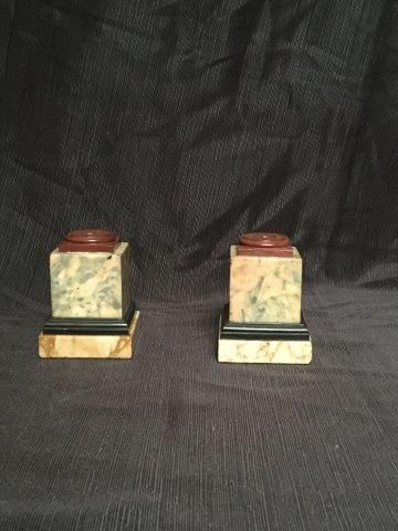 Ensemble de deux petites bases carrées composées...