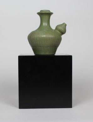 CHINE - De style Ming

Deux kendi en porcelaine,...
