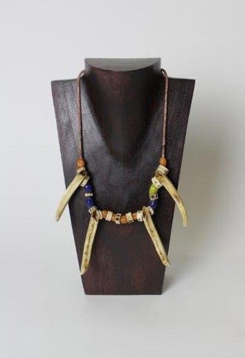 COLLIER DE COQUILLAGE Kalimantan, Bornéo,...