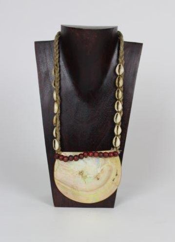 COLLIER DE COQUILLAGE Irian Jaya, Bailen...