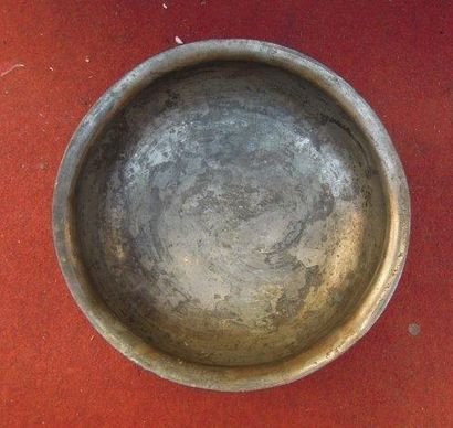 Bassin circulaire
Laiton et cuivre
XXe