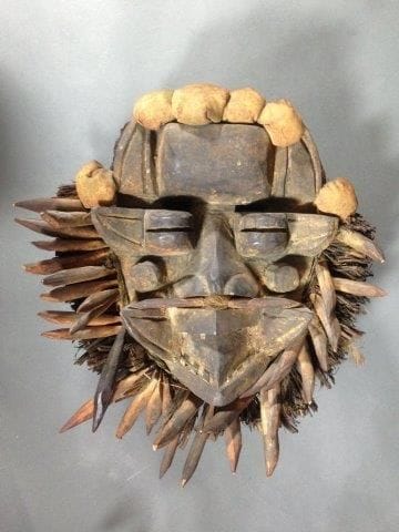 Masque Guere, Côte d'Ivoire
Bois dur à patine...