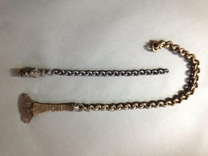 Lot de deux chaînes Batak, Sumatra, Indonésie
Alliage...