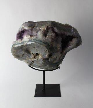 Géode d'améthyste sur socle
Madagascar
40x16x46...