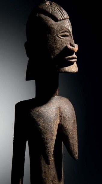 STATUETTE FÉMININE DOGON, MALI Bois dur à...