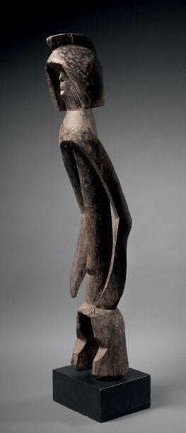 STATUE MUMUYE, NIGERIA Bois à patine brune...