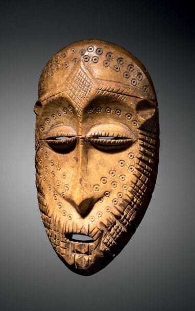RARE ET IMPORTANT MASQUE EN IVOIRE LEGA,...