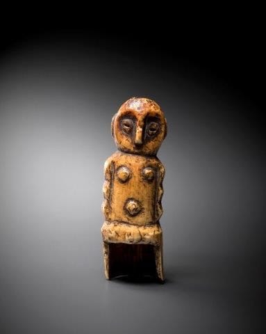 FIGURINE FÉMININE EN IVOIRE LÉGA, RÉPUBLIQUE...