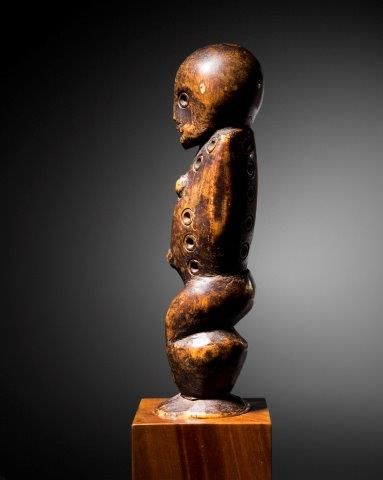 STATUETTE SANS BRAS EN IVOIRE LEGA, RÉPUBLIQUE...
