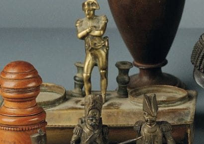 Encrier cuivre avec statuette de Napoléon,...
