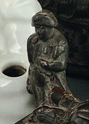Statuette en plomb de Napoléon en redingote,...