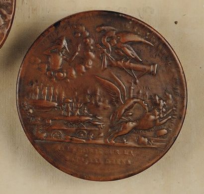 Boîte ronde en buis avec couvercle sculpté...