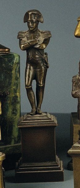 Statuette de Napoléon en frac, socle bronze,...