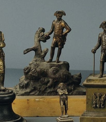 Statuette en bronze de Frédéric II positionnée...