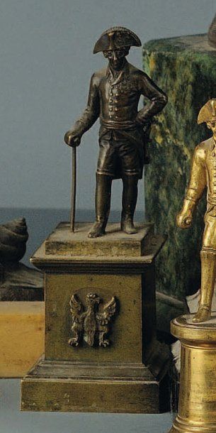 Statuette en bronze de Frédéric II sur socle...