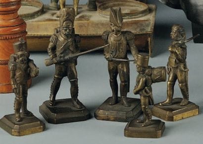 Soldats en bronze, XIXe siècle. Hauteur 7,2...